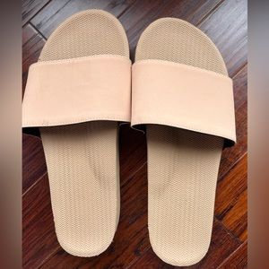Indosole nude slides